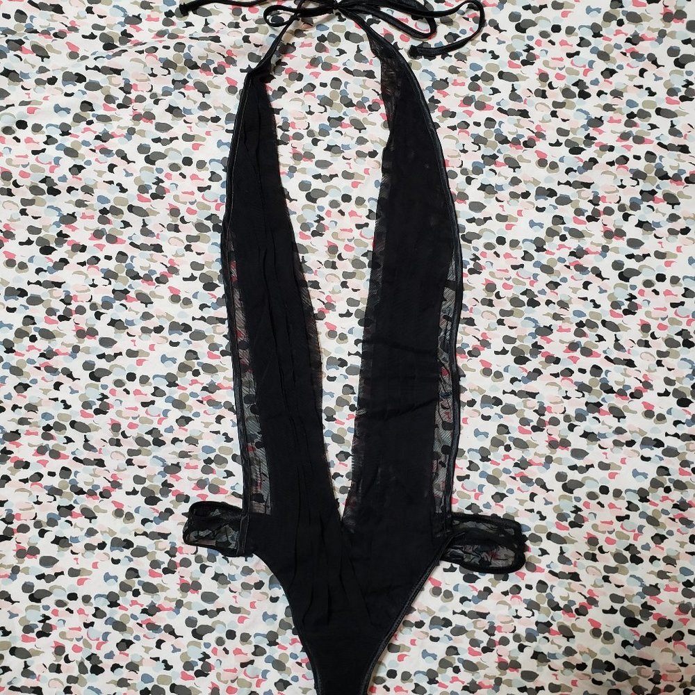 Fredericks of Hollywood blk halter mesh sexy teddy